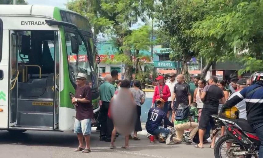 Morre mulher que foi atropelada por ônibus no bairro Compensa, em Manaus