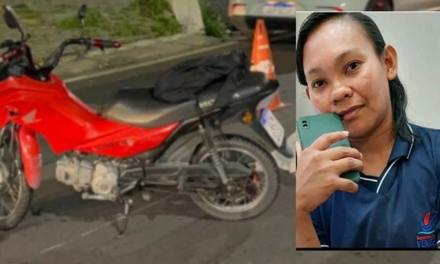 Acidente de trânsito com motocicleta e vítima fatal.