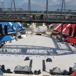 Bumbódromo de Parintins: estrutura para o Festival, com arquibancadas coloridas e palco central