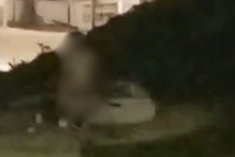 Casal em cenas explÃcitas na praia da Ponta Negra, em Manaus.