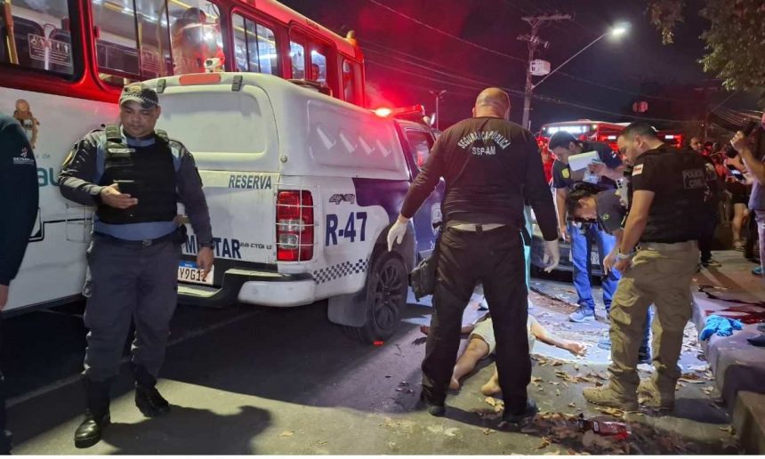 Cena de crime: Polícia investiga homicídio de Almerindo Figueiredo Mota, 34 anos, em Manaus.
