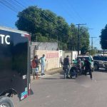 Cena de investigação policial após atropelamento na Rua Andirá Açu, Colônia Terra Nova.