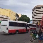 Confronto entre motoristas de micro-ônibus registrado em vídeo