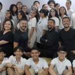 Coral infantojuvenil do Liceu Santoro em apresentação especial no Dia dos Namorados.