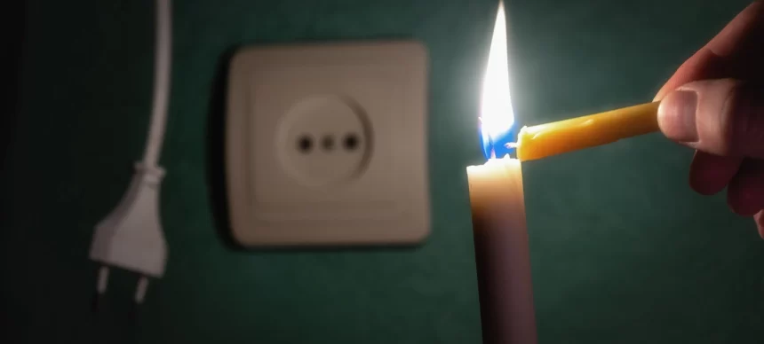 Imagem colorida mostra simbologia sobre falta de energia