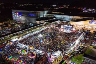 Evento Arraial do ViaNorte com público, palco e barracas