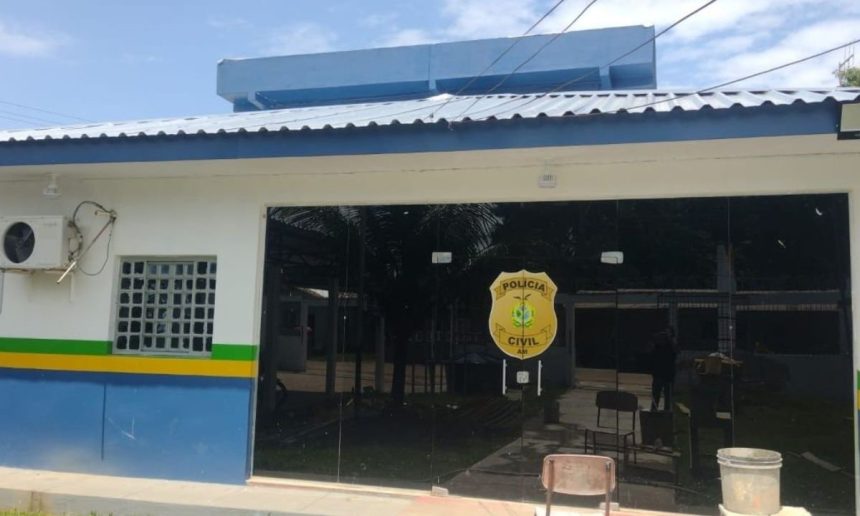 Fachada da delegacia da Polícia Civil em Uarini, Amazonas, Brasil.