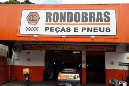 Fachada da RondoBras, loja de peças e pneus, em Manaus.