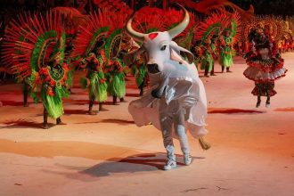 Boi Garantido em apresentação em Parintins