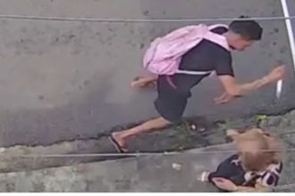 Homem com faca tenta assaltar, mas é impedido na zona sul de Manaus.