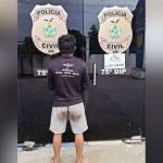 Homem preso em frente à delegacia, acusado de estupro e violência doméstica.