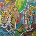 Pintura abstrata de dois jaguares em meio à folhagem colorida, representando a fauna amazônica.