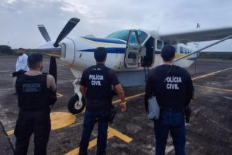 Polícia Civil em operação apreende avião em São Gabriel da Cachoeira.