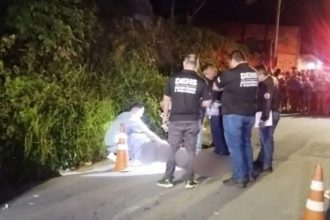 Polícia no local de crime em Manaus: homem executado a tiros.
