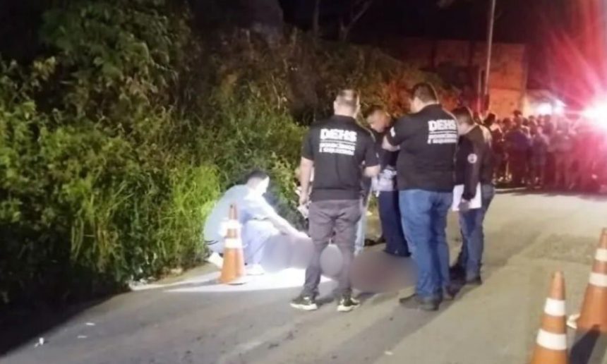 Polícia no local de crime em Manaus: homem executado a tiros.