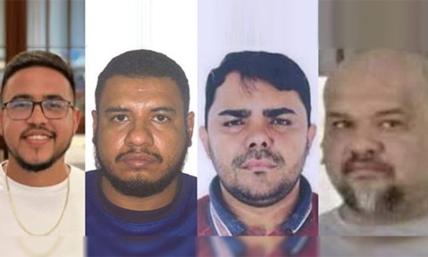 Quatro homens suspeitos em fotos de identidade, investigados em fraude de empréstimos.