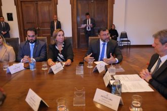 Reunião com Wilson Lima e Tarcísio de Freitas sobre exames de DNA no Amazonas.