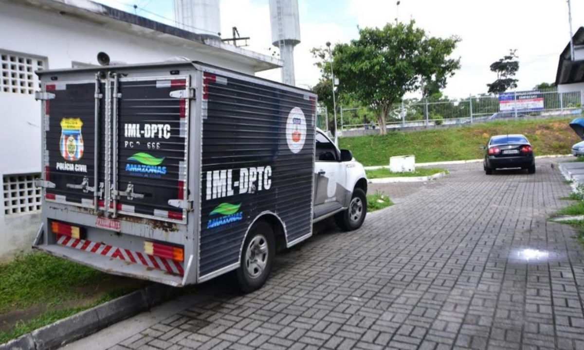 Veículo do IML-DPTC em Manaus.