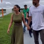 Wilson Lima e Andrezza Brito de mãos dadas caminhando juntos