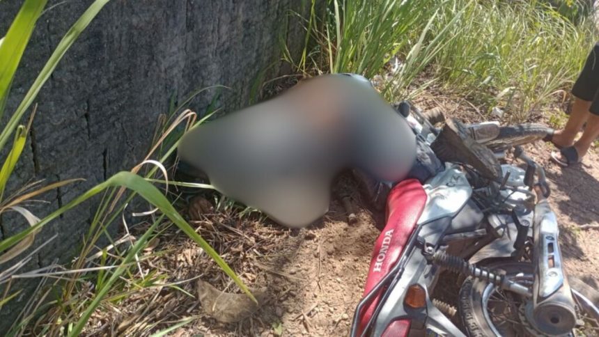 Homem morre após ser baleado e colidir contra muro no Distrito de Cacau Pirêra