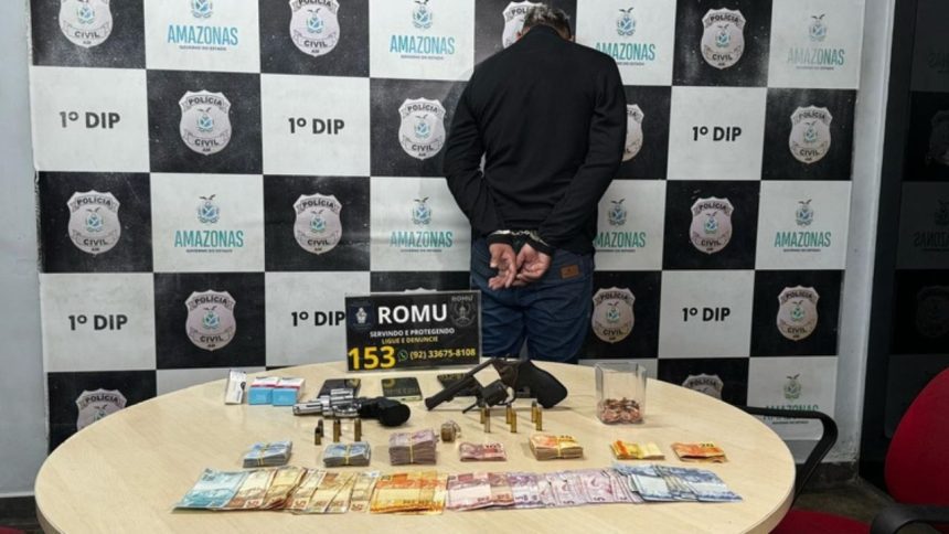 Na tarde de quarta-feira (31), um homem foi preso em flagrante após participar de um assalto a uma unidade da Drogasil