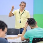 Imagem colorida mostra aula na FPFtech