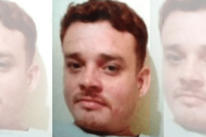 Imagem colorida mostra foto de suspeito de feminicídio