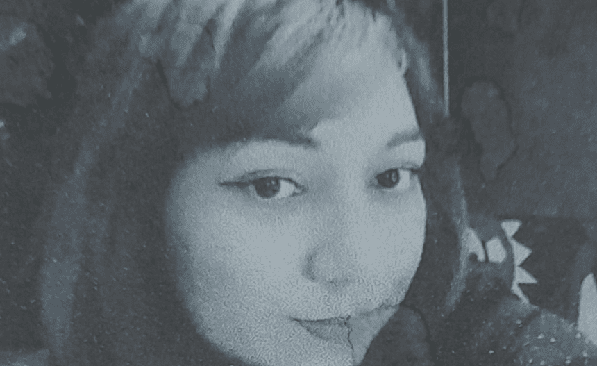 Imagem em preto e branco mostra desaparecida Alessandra Rubia