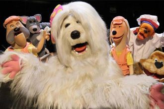 Elenco de fantoches do musical TV Colosso.