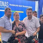 Entrega de máquinas no setor primário de Autazes, Amazonas.