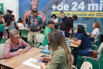 Feirão Amazonas Meu Lar: pessoas em evento sobre moradia
