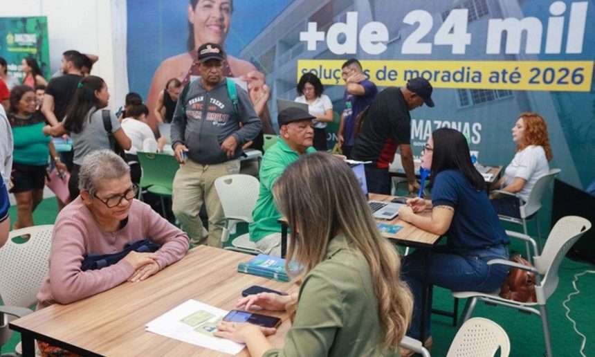 Feirão Amazonas Meu Lar: pessoas em evento sobre moradia