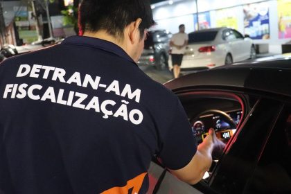 Fiscalização do DETRAN-AM em Manaus. Flagrante de embriaguez ao volante.