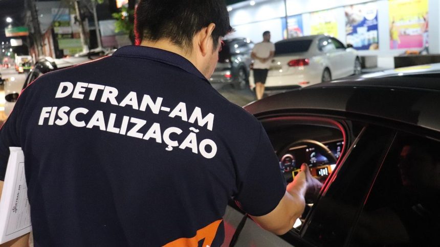 Fiscalização do DETRAN-AM em Manaus. Flagrante de embriaguez ao volante.