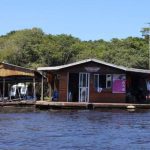 Flutuantes no Rio Tarumã-Açu: DPE-AM atua para evitar remoção.