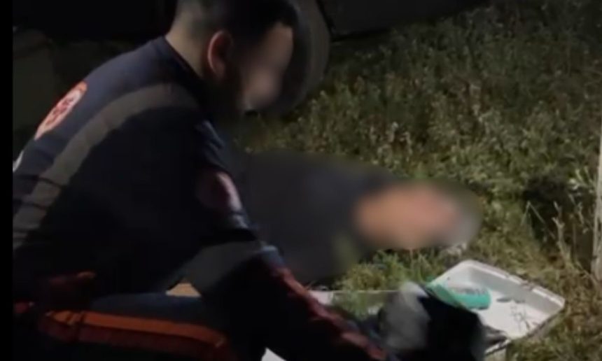 Homem executado em cena de crime. Bombeiro no local.