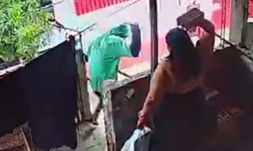 Homem tenta roubar fios e é atingido por tijolo