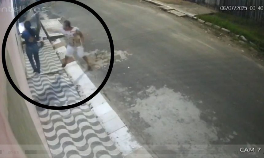 Imagem de câmera de segurança mostra homem agredindo mulher em Parintins.
