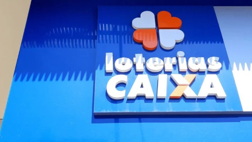 Logotipo 'Loterias CAIXA' em fundo azul, com símbolo de quatro corações.