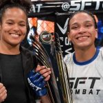 Natália Oliveira da Silva com troféu no SFT Combat