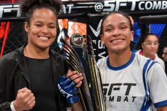 Natália Oliveira da Silva com troféu no SFT Combat