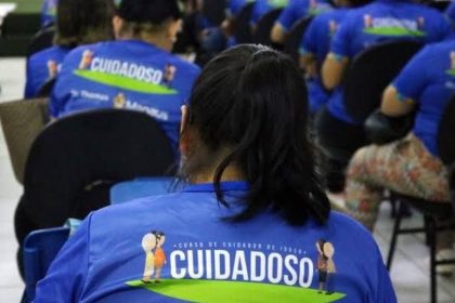 Participantes em curso de cuidador de idosos da Fundação Dr. Thomas.