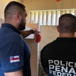 Polícia Penal Federal em ação no CDPM 2 durante a Operação Mute.