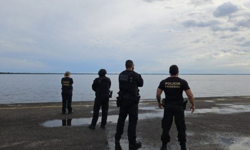 Policiais federais em operação de resgate no Amazonas. Foto da Polícia Federal.