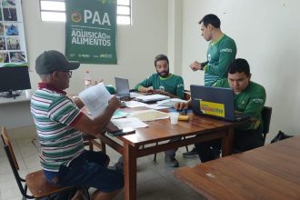 Reunião em Rio Preto da Eva para ajustar o Cadastro Ambiental Rural (CAR).