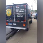 Veículo do IML da Polícia Civil do Amazonas estacionado em via pública