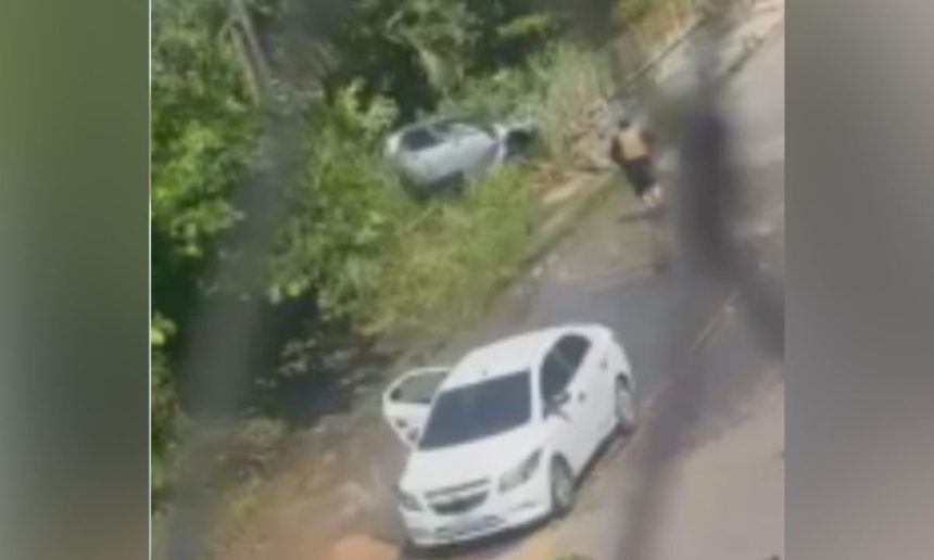 Veículo em cena de investigação. Suspeito de assassinato preso.