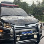 Viaturas da polícia envolvidas em acidente na BR-174, com dano visível.
