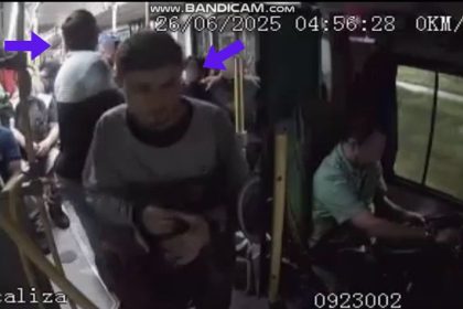 Vídeo mostra assalto a passageiros de ônibus na Avenida Arquiteto José Henriques Bentes Rodrigues.