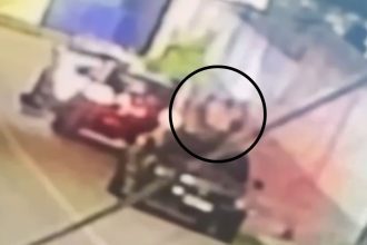 Vídeo mostra sequestro de dois homens em Manaus.